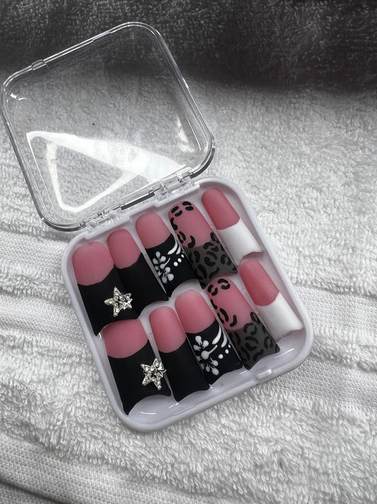 Leopard/Flower Print Duck Press Ons🖤