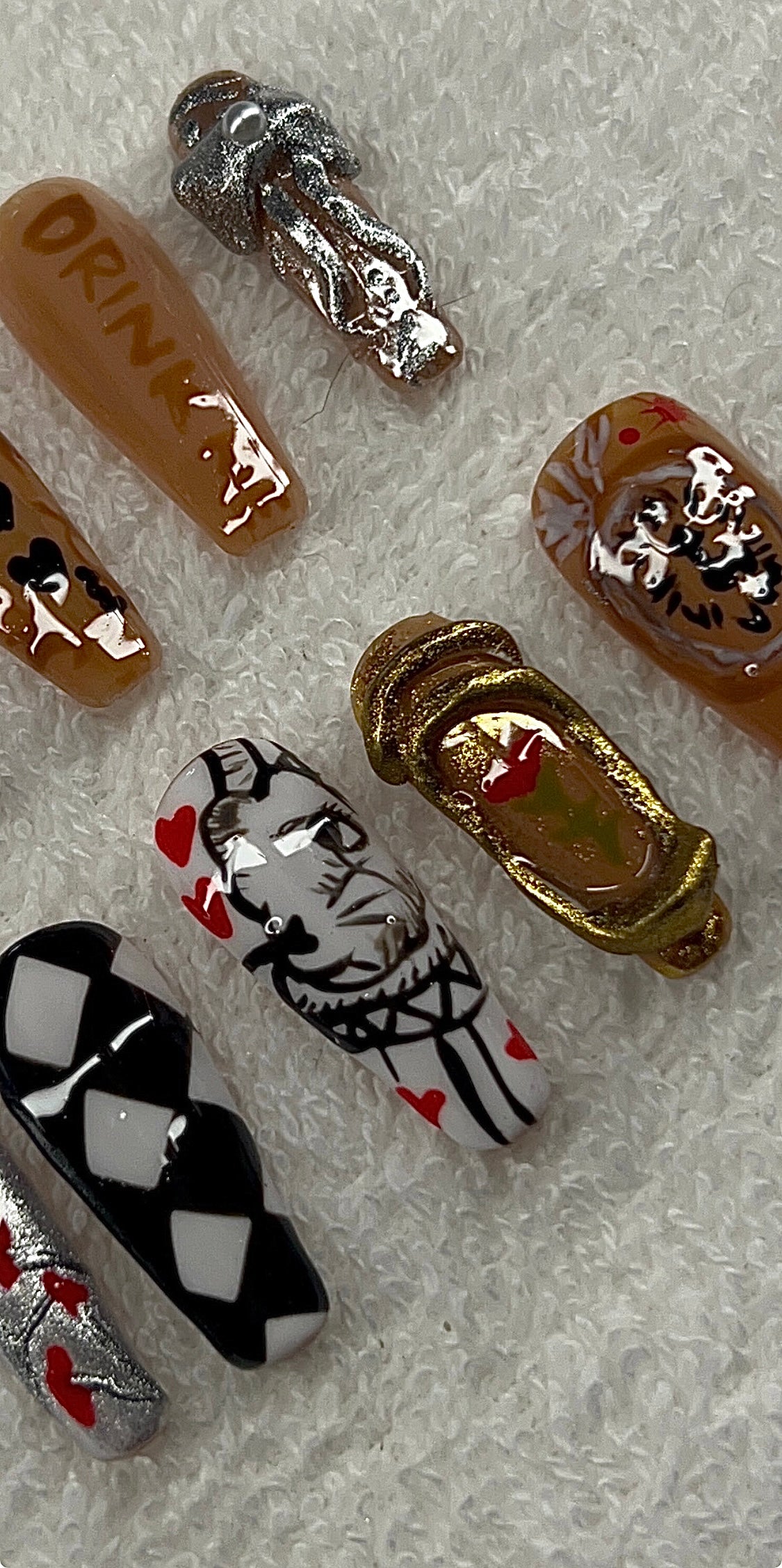 Alice’s Theme🖤❤️