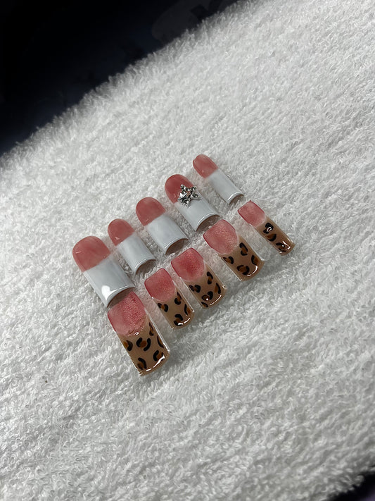 Undercover Cheetah🐆🤍