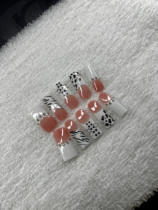 Classy Ms.Gurl🖤🤍