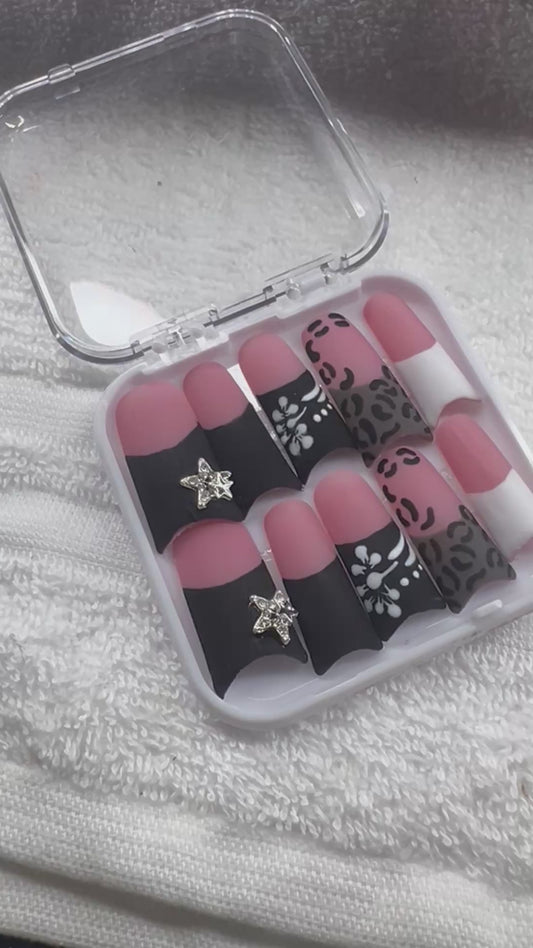 Leopard/Flower Print Duck Press Ons🖤